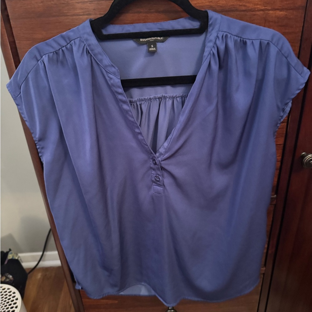 Banana Republic short sleeve blouse women’s size s